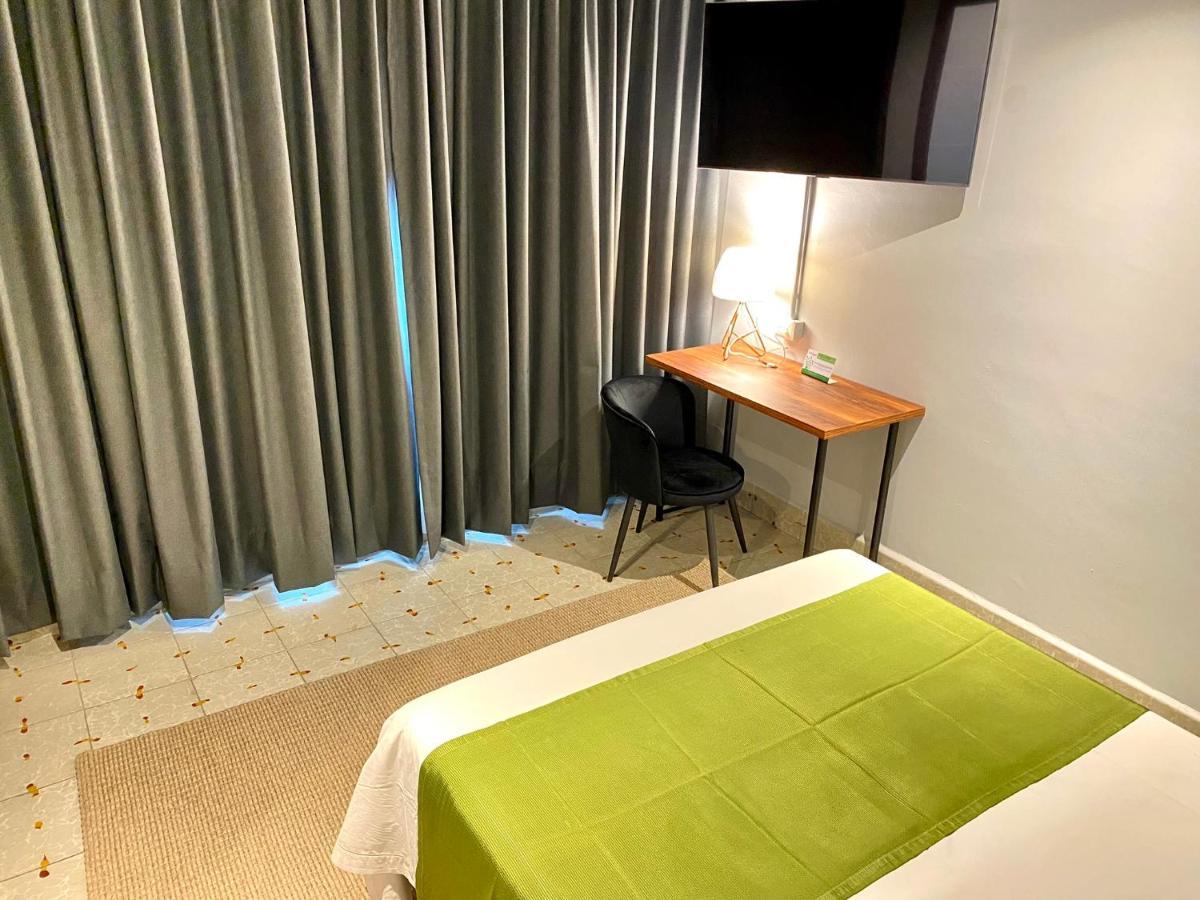 Hotel El Pedregal Matehuala Kültér fotó