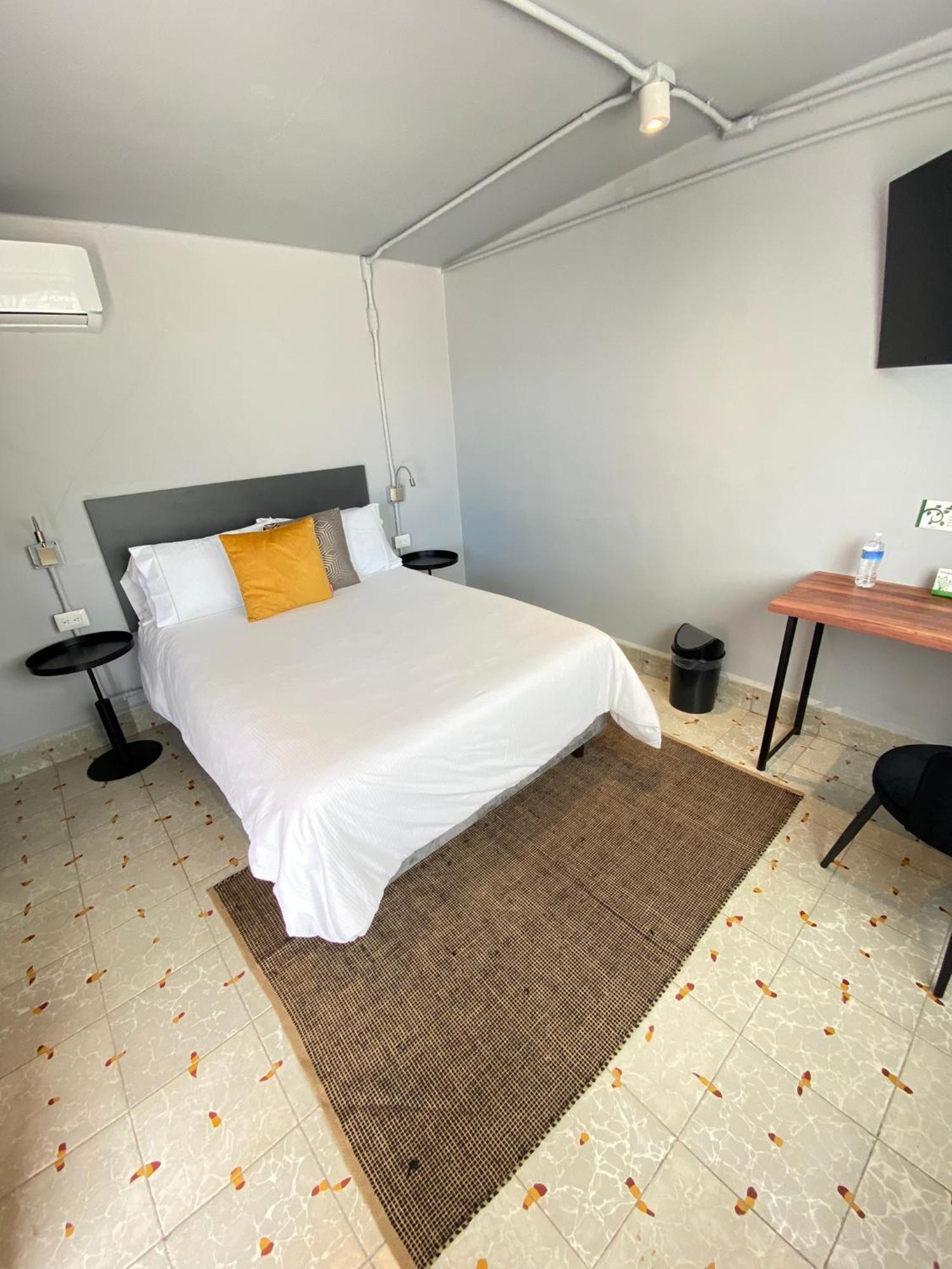Hotel El Pedregal Matehuala Kültér fotó